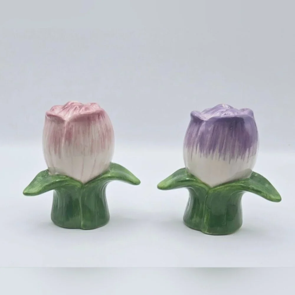 Vintage 90's Set of Ceramic Tulip Salt and Pepper Shakers ~ Farmhouse